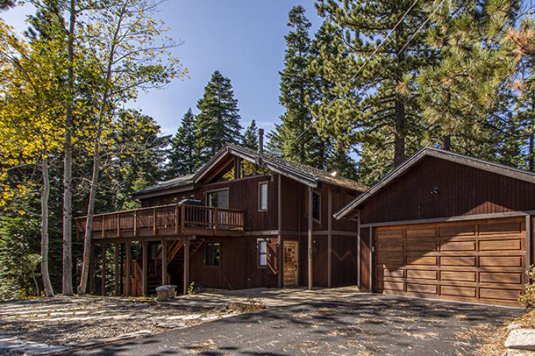 Dog-Friendly Rentals in North Lake Tahoe